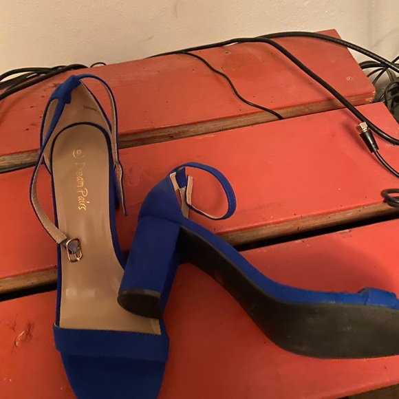 A pair of blue shoes worn once to a wedding size 9 - Picture 4 of 5